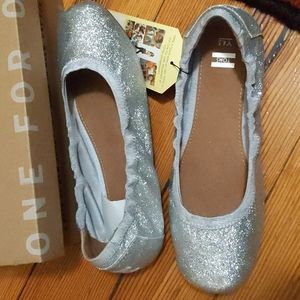 Toms Youth Ballet Silver Iridescent Glimmer, 6.5 women's/4.5 youth